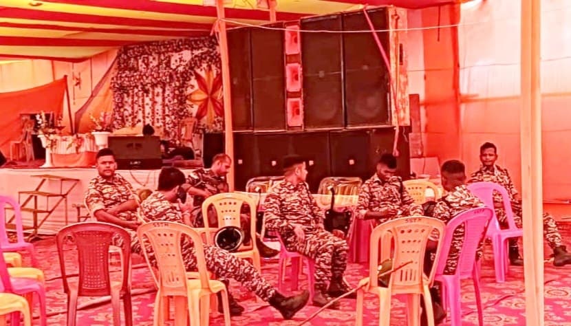 झुरझुरी गांव में शांति व्यवस्था के लिए दंडाधिकारियों की प्रतिनियुक्ति