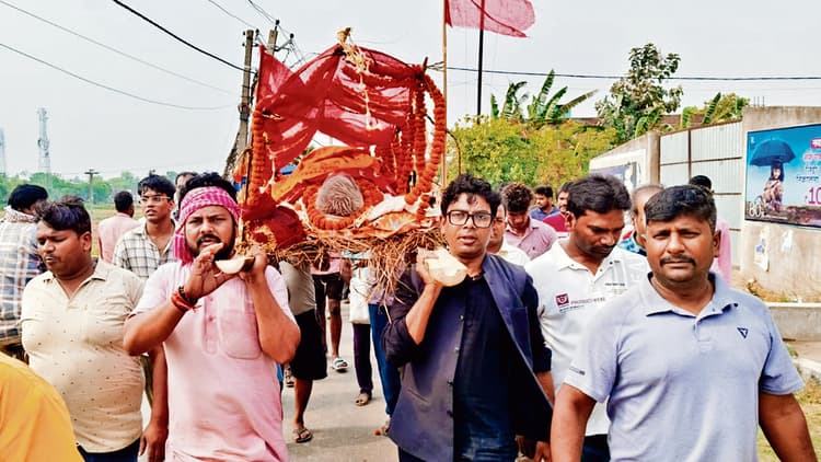 Gopalganj News : गोपालगंज के पूर्व विधायक रामावतार साह पंचतत्व में हुए विलीन, दी गयी श्रद्धांजलि