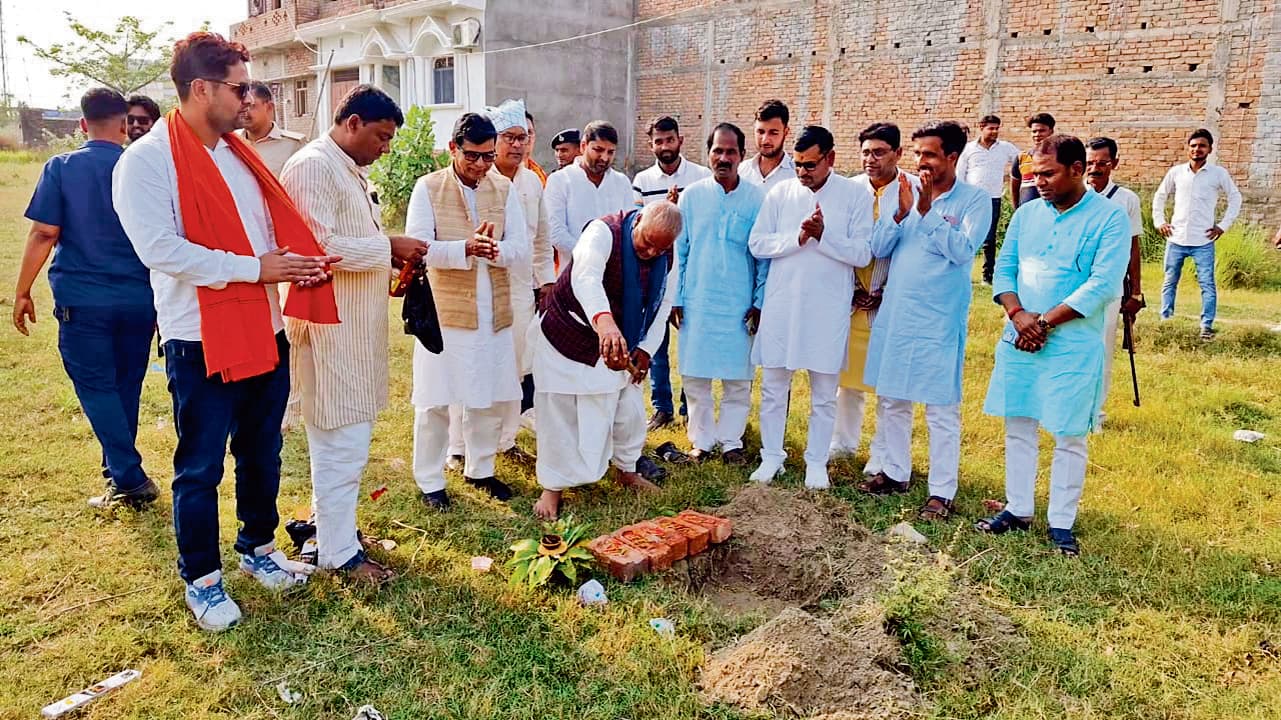 siwan news : जमापुर में दो बीघे में बनेगा जिले का सबसे बड़ा गोशाला, मंत्री ने किया शिलान्यास