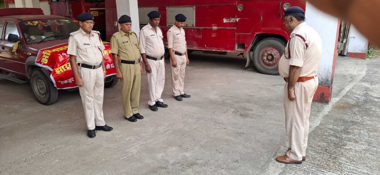 जिला अग्निशमन विभाग में सुरक्षा सप्ताह की शुरुआत, शहीदों को दी गई श्रद्धांजलि