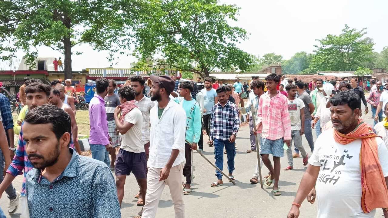 महेश्वर राणा की मौत मामले में 40 घंटे बाद भी प्राथमिक नहीं, आक्रोशित लोगों ने किया रोड जाम