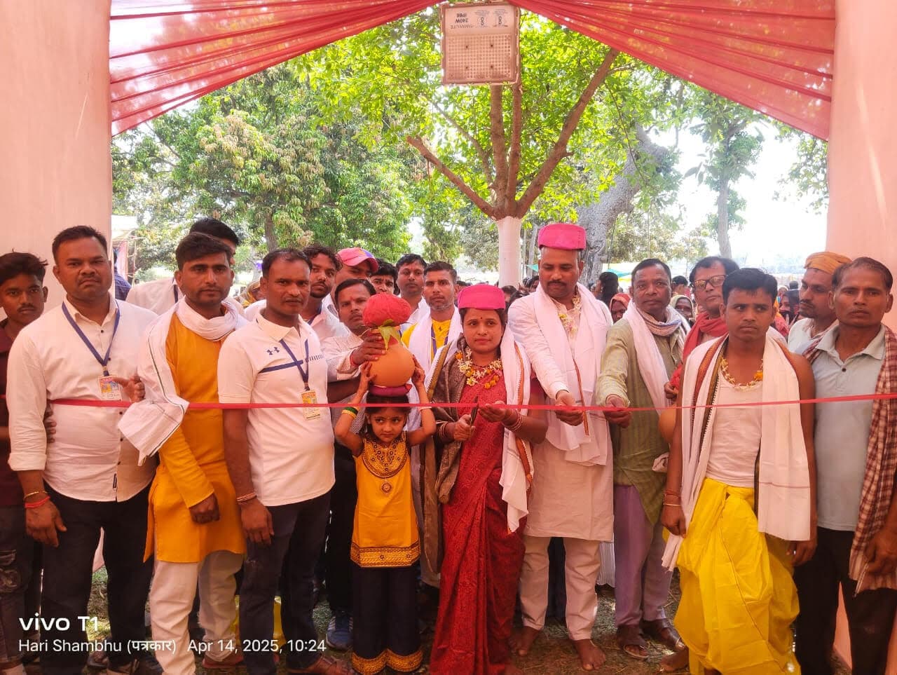 Madhubani News : सलहेश पूजा के लिए 151 कन्याओं ने निकाली शोभायात्रा