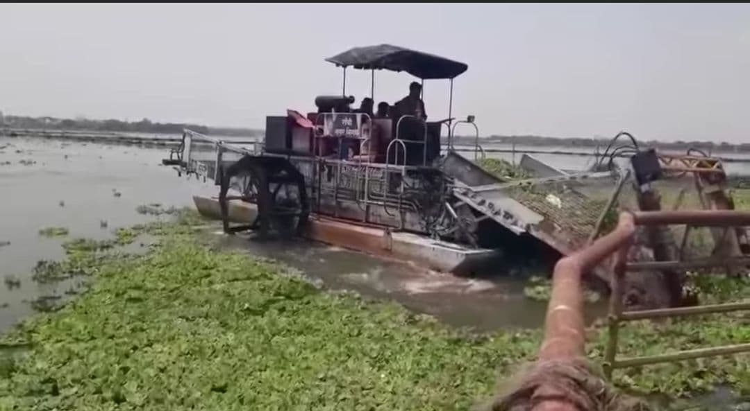 Ranchi News : कांके डैम से जलकुंभी हटाने का काम शुरू