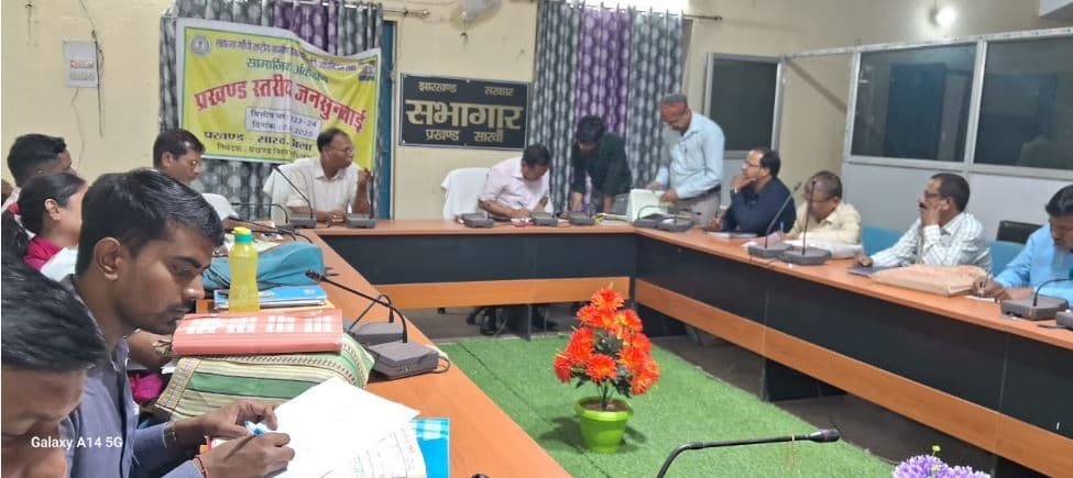 लाभार्थी का खाता अपडेट नहीं हो पा रहा, तो दूसरे बैंक में खाता खुलवायें : बीडीओ