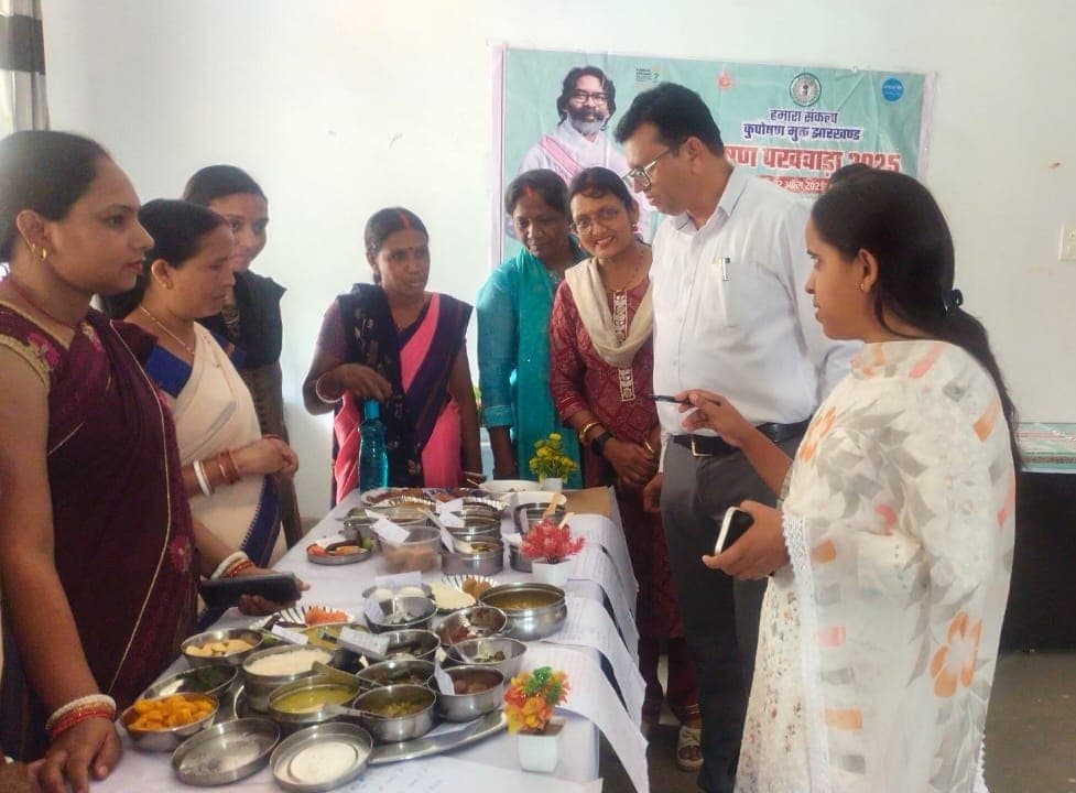 Giridih News: सेक्टर वन में लगायी गयी व्यंजनों की प्रदर्शनी