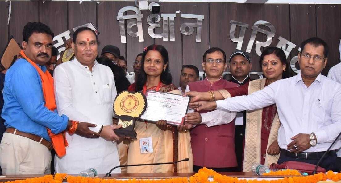 राष्ट्रीय शिक्षक सम्मान से सम्मानित हुए मधेपुरा के जटाशंकर व पूजा