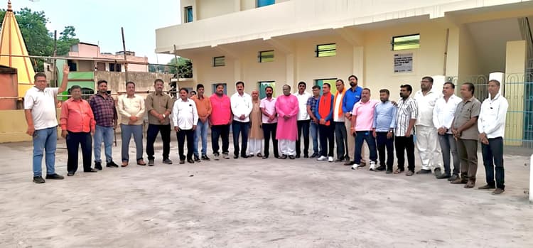 Jamshedpur news. बिष्टुपुर में जदयू का कार्यकर्ता सम्मेलन सह अंतरराष्ट्रीय मजदूर दिवस एक मई को