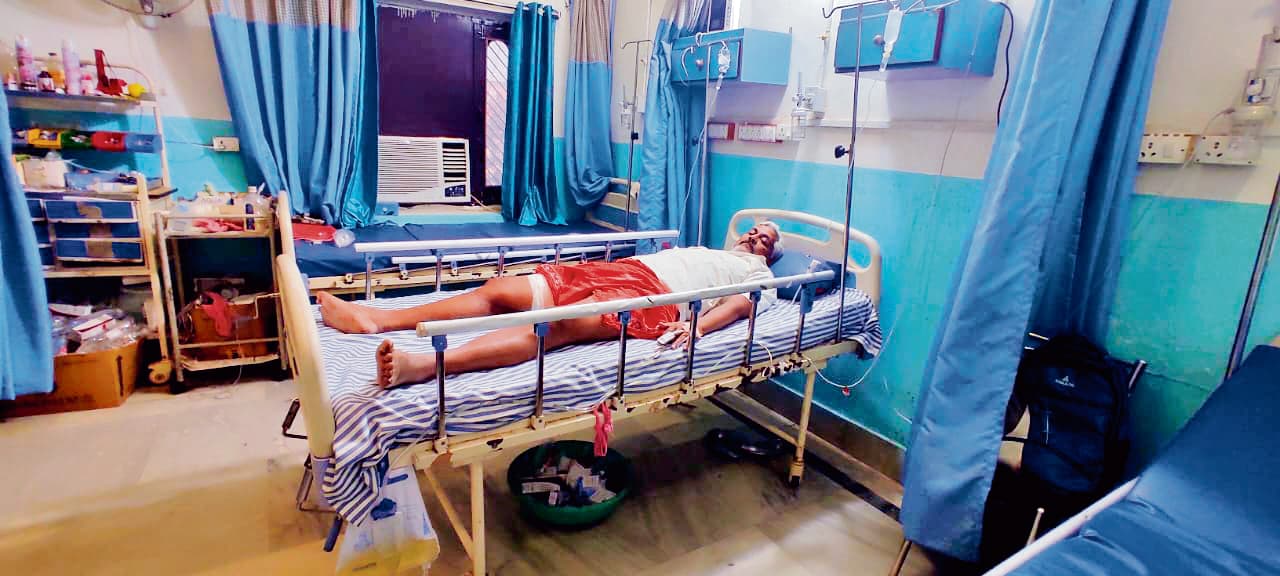 तिलक समारोह के दौरान रात में भिड़े दो पक्ष, गोलीबारी में अधेड़ घायल