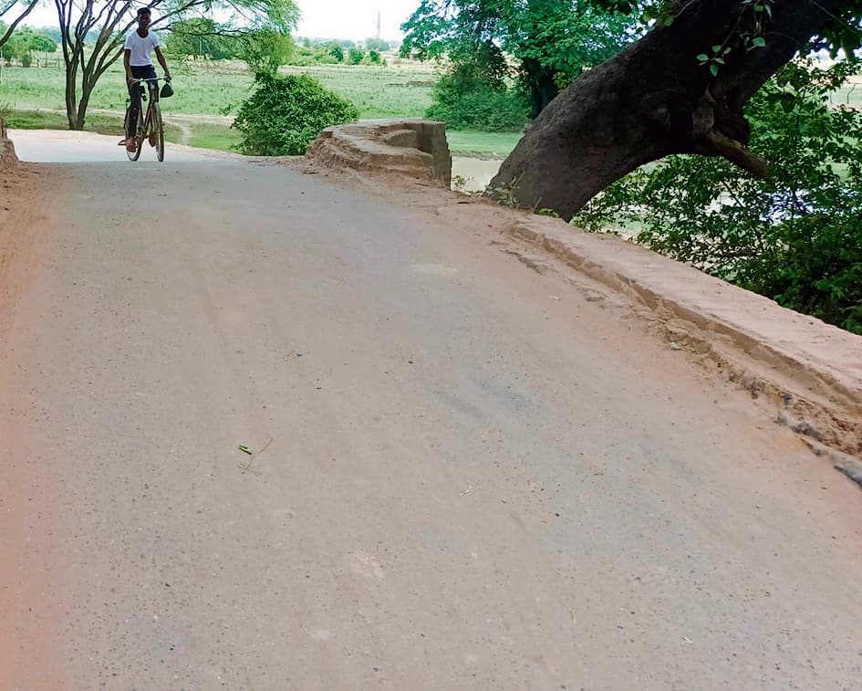 अकालूपुर नहर पुलिया दे रहा बड़े हादसे को आमंत्रण