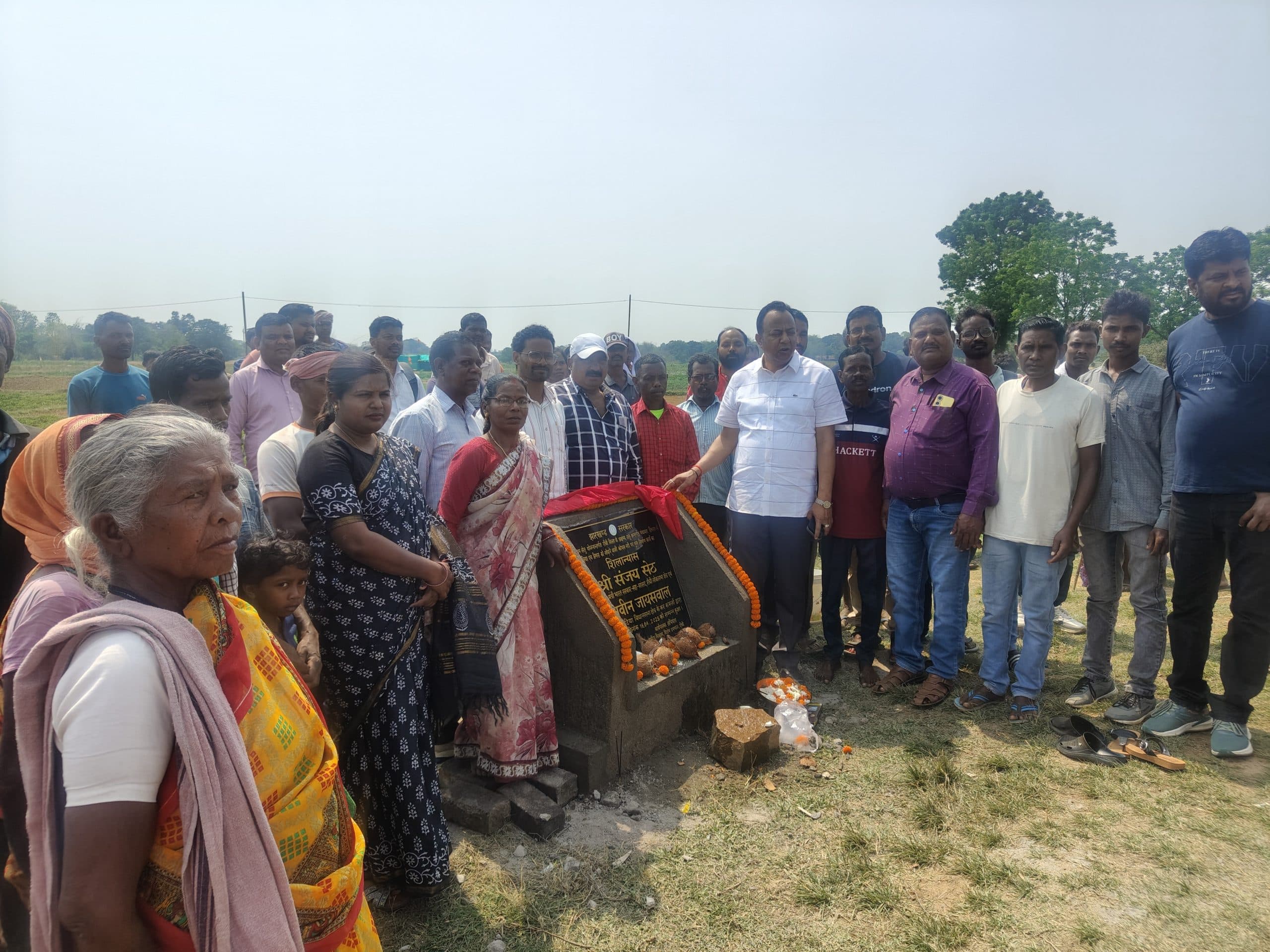 वोट की राजनीति करनेवालों से रहें सावधान : नवीन जायसवाल