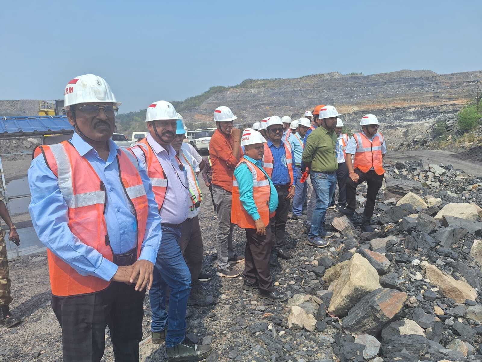 अधिकारियों ने खान सुरक्षा का लिया जायजा