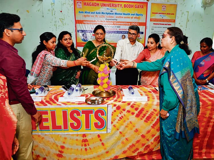 Gaya News : कर्मियों को सम्मानजनक वातावरण देना संस्थागत विकास की आधारशिला