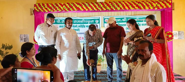Bokaro News : जरीडीह बाजार में बिरसा मुंडा लर्निंग फेस्ट का आयोजन