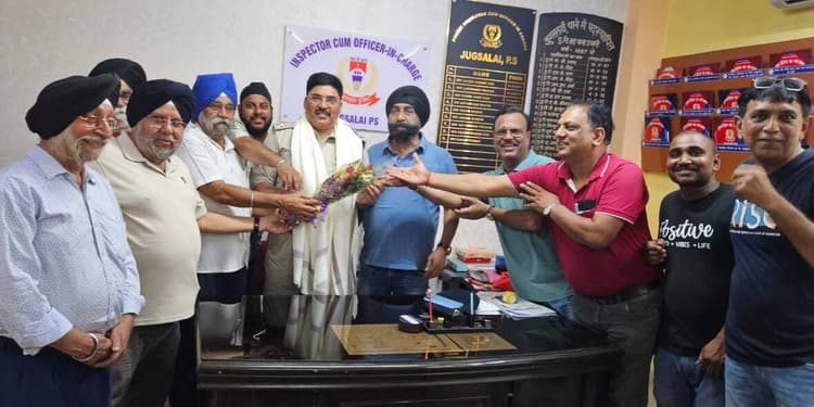 Jamshedpur news. जुगसलाई थाना प्रभारी ने स्थानीय लोगों से मांगा विधि-व्यवस्था में सहयोग