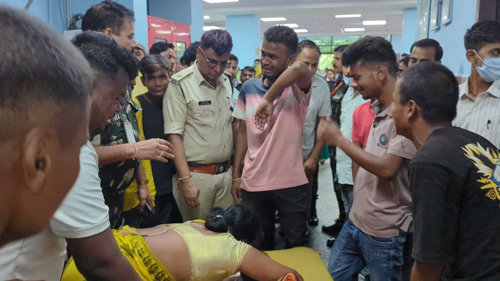 पूर्व के विवाद में दिनदहाड़े ऑटो चालक को गोलियों से भूना