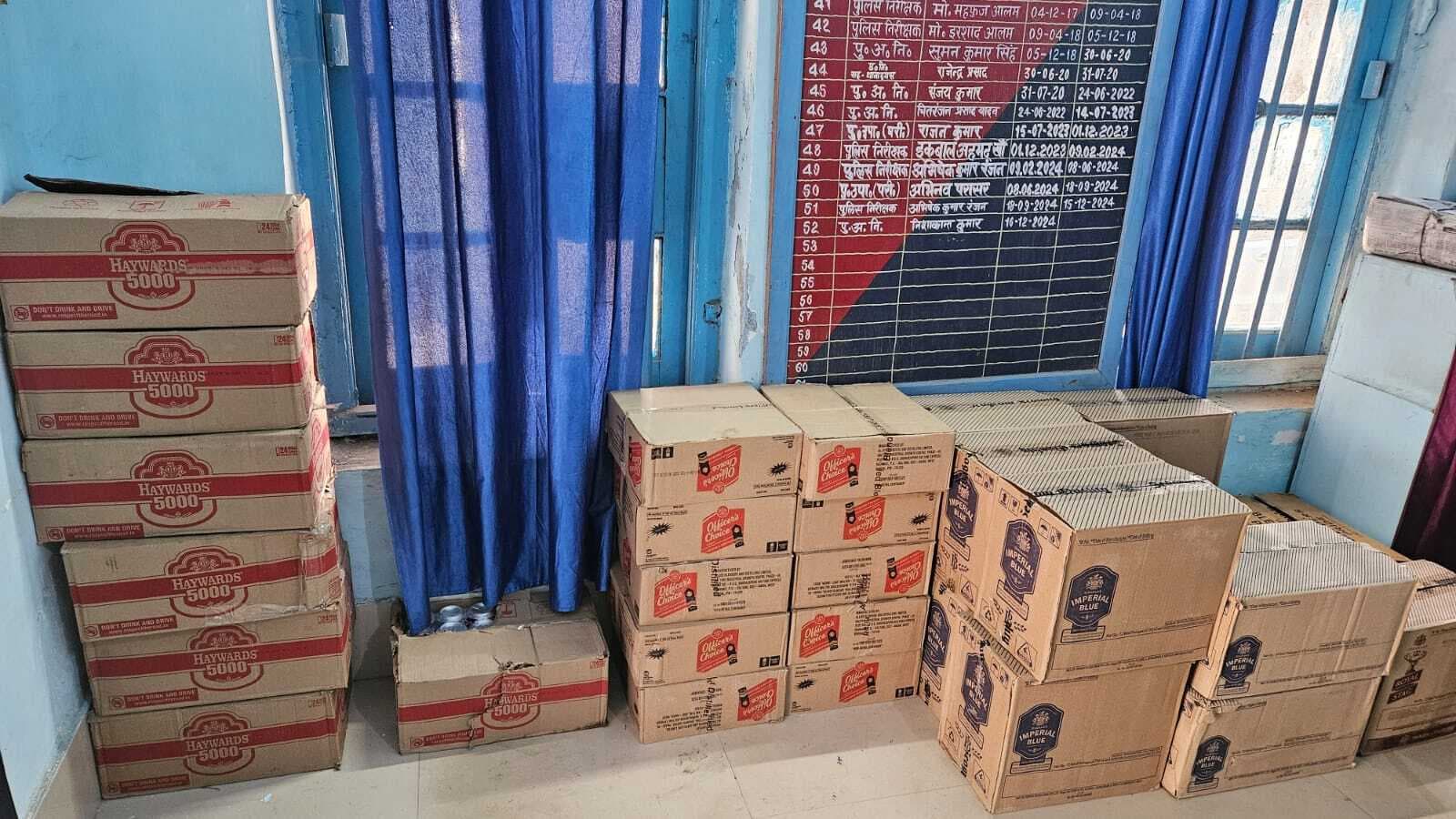 स्कॉर्पियो से 287.4 लीटर शराब जब्त, चार तस्कर गिरफ्तार