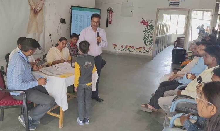 Deoghar news : पीएमश्री केंद्रीय विद्यालय में लॉटरी के माध्यम से विद्यार्थियों का हुआ नामांकन