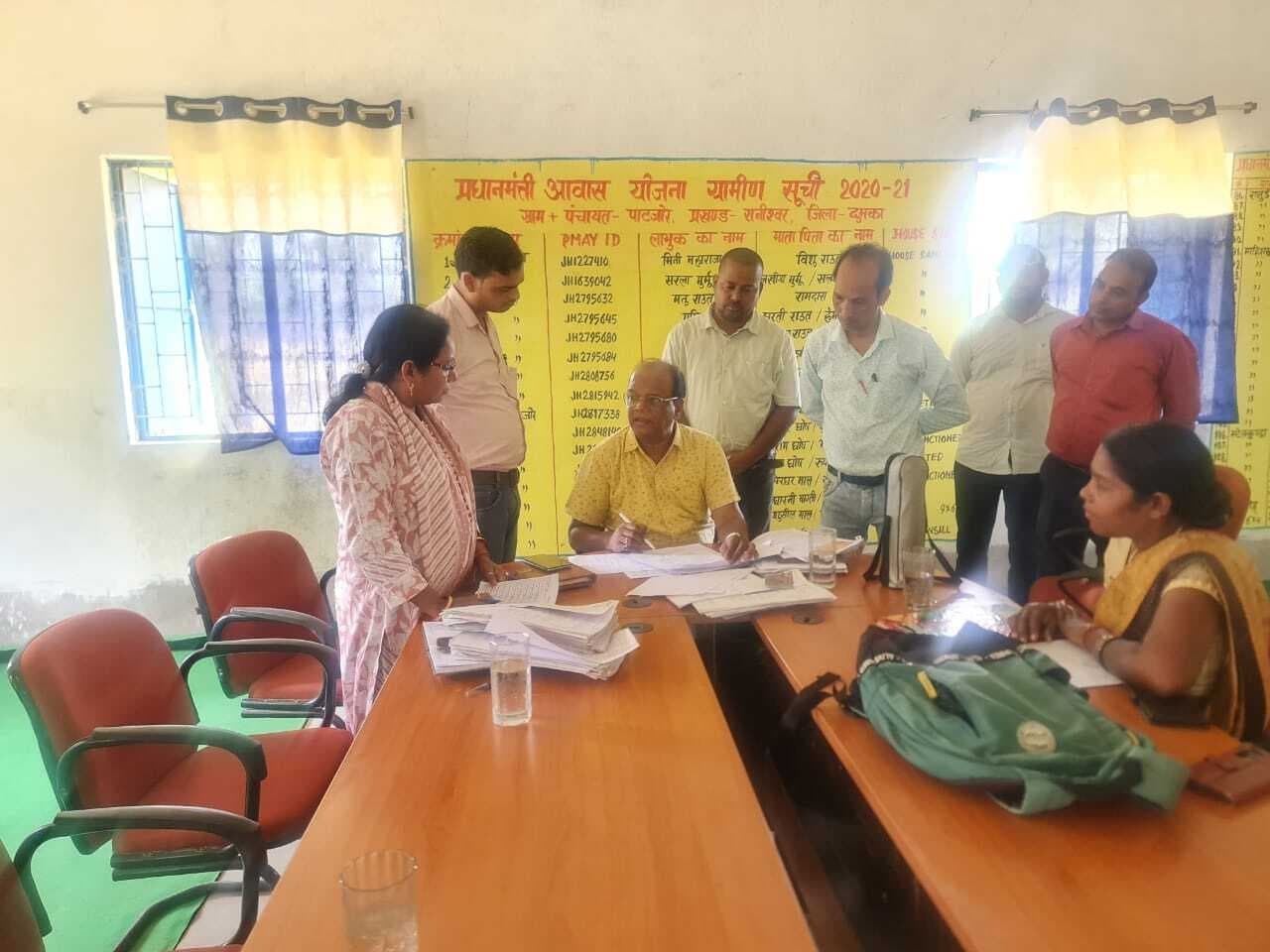 मनरेगा में दिखी गड़बड़ी, मुखिया समेत अन्य पर लगा 14750 रुपये का जुर्माना