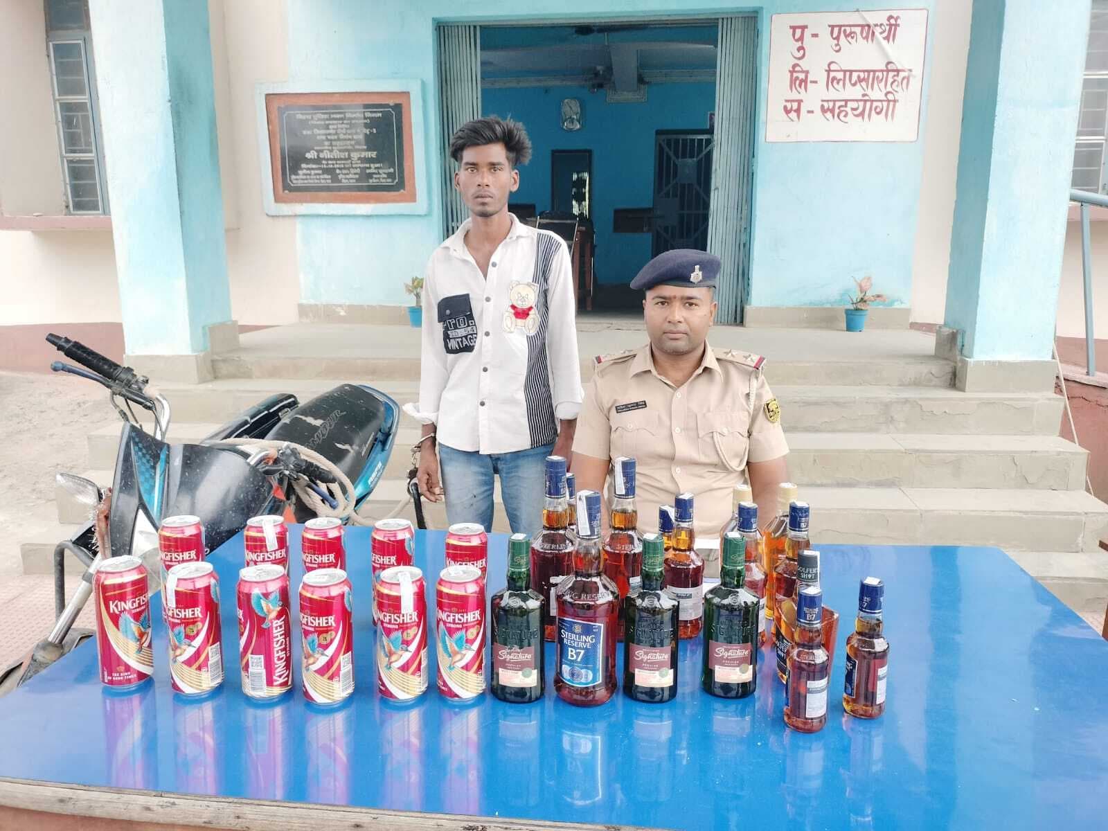 शराब के साथ नवादा थाना क्षेत्र का तस्कर गिरफ्तार