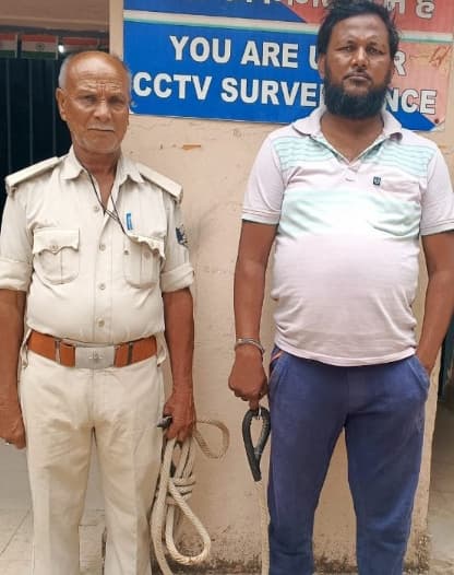 रबर फिंगर प्रिंट के जरिये बैंक खाते से रुपये उड़ाने वाला एक और शातिर गिरफ्तार