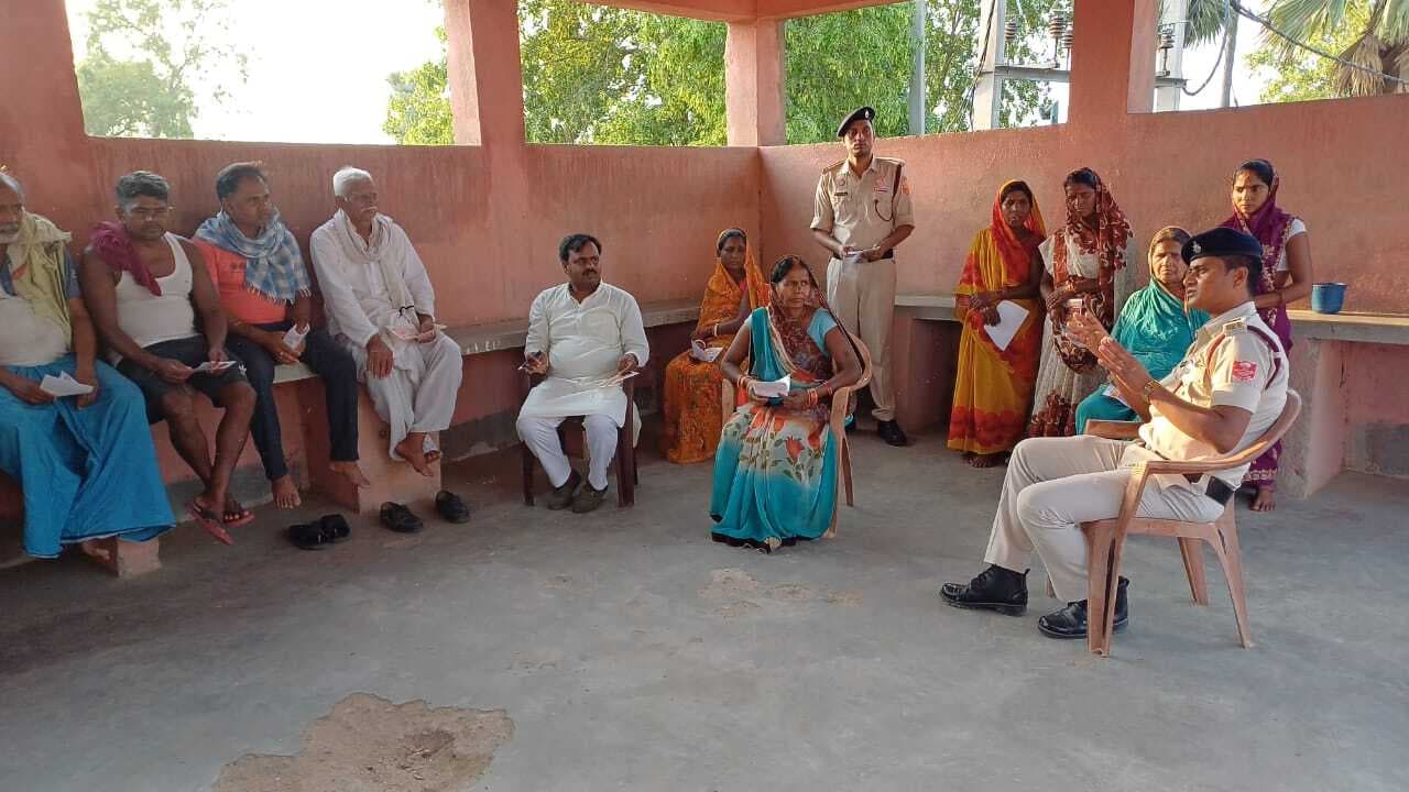 नीमा गांव में अग्नि से बचाव के बारे में दी जानकारी