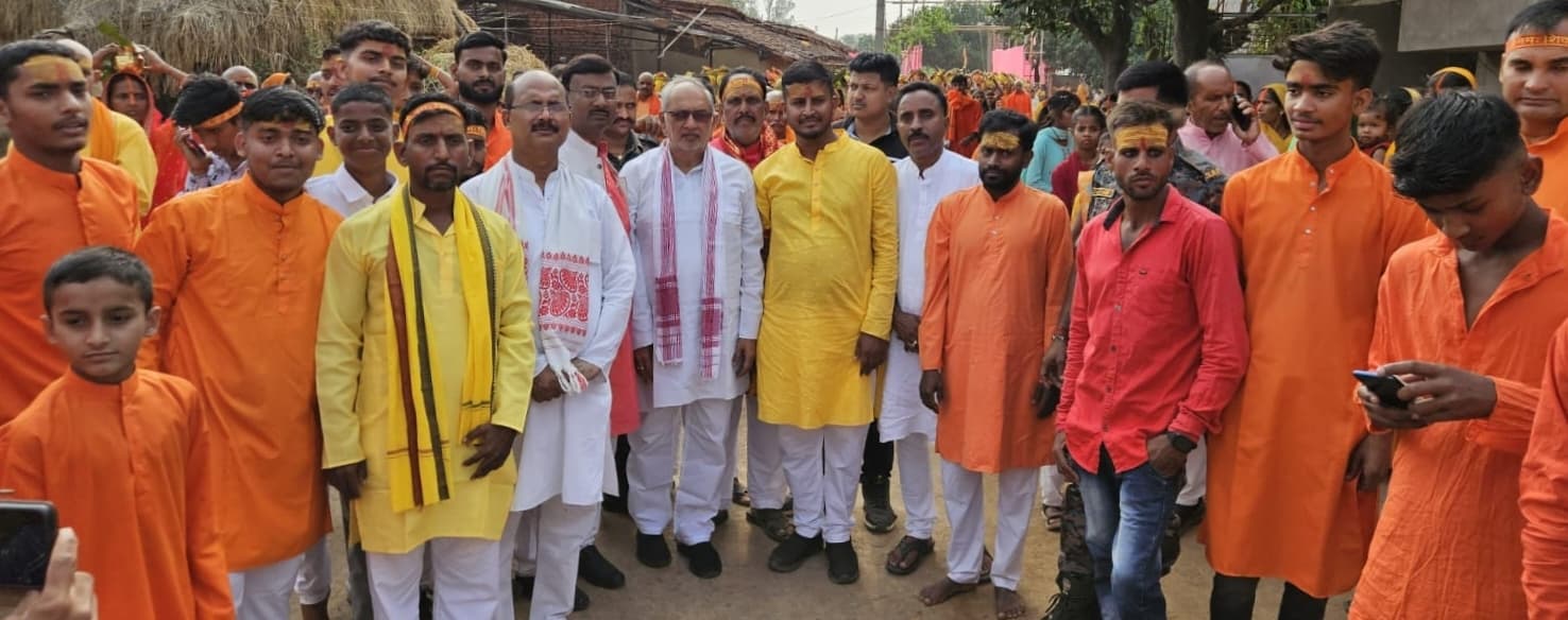 प्राण प्रतिष्ठा महायज्ञ को लेकर निकाली कलश यात्रा