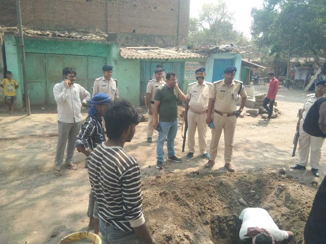 चिह्नित जगहों पर हाइटगेज लगाने का काम हुआ शुरू, प्रशासन तत्पर