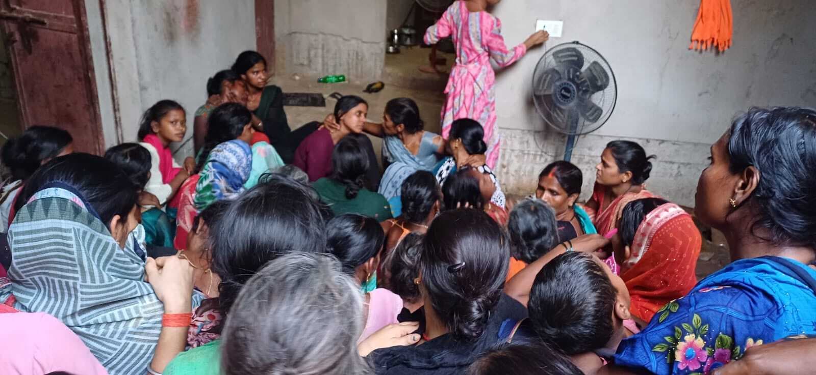 पूजा कर लौटते समय नयी बाइक हुई दुर्घटनाग्रस्त, महिला की मौत