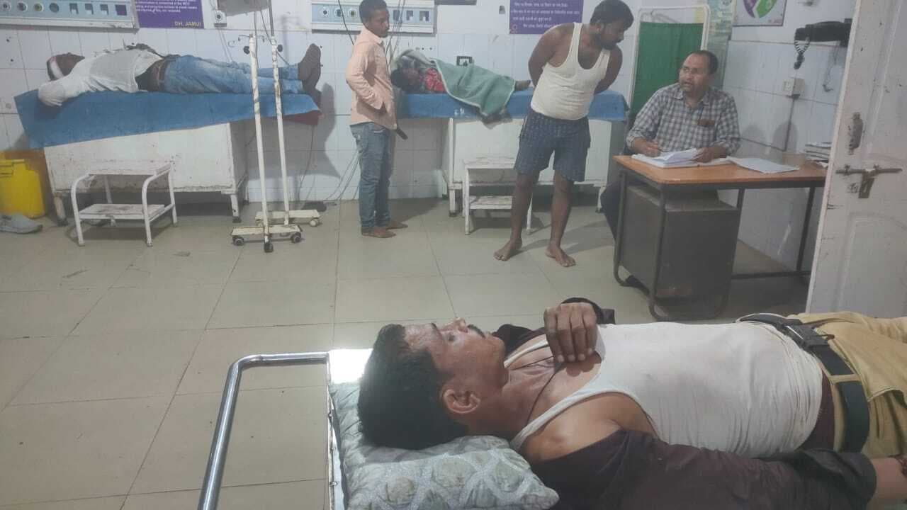 अनियंत्रित बोलेरो पुल से नीचे गिरा, एक की मौत, दो घायल