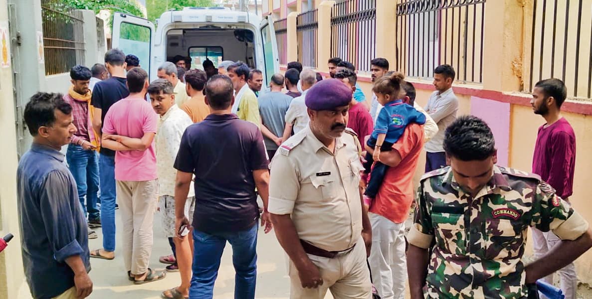 शेयर बाजार की गिरावट ने ले ली शिक्षक की जान
