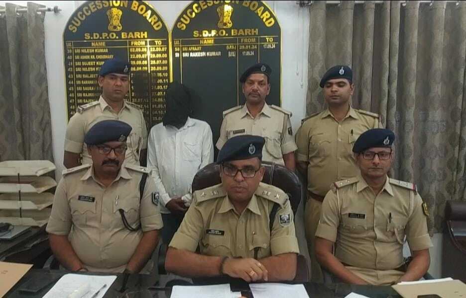 दो दारोगा की हत्या करने वाला कुख्यात मुकेश उर्फ बुधन िगरफ्तार