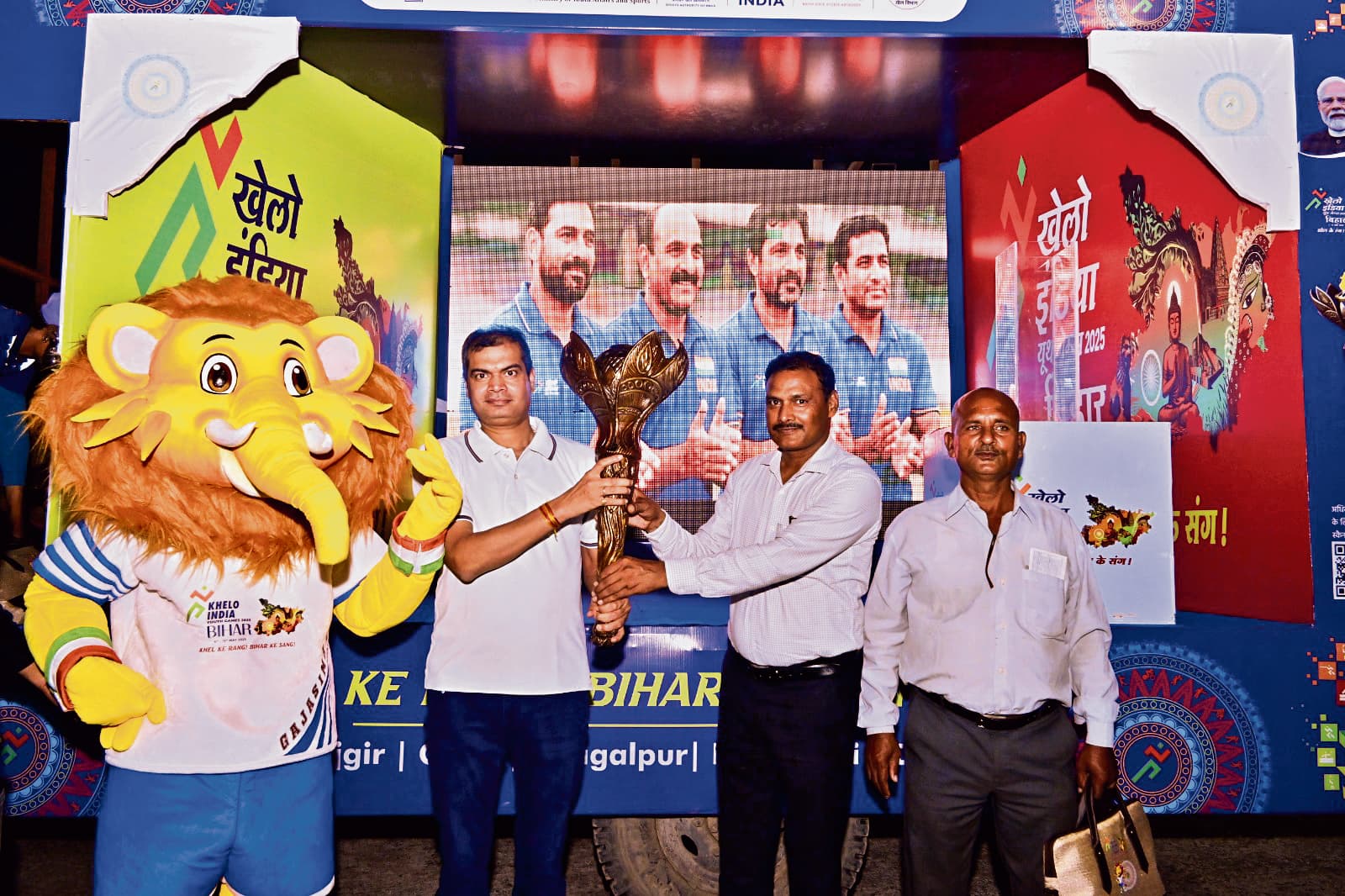 खेलो इंडिया यूथ गेम्स : मशाल गौरव यात्रा का दरभंगा में किया गया स्वागत