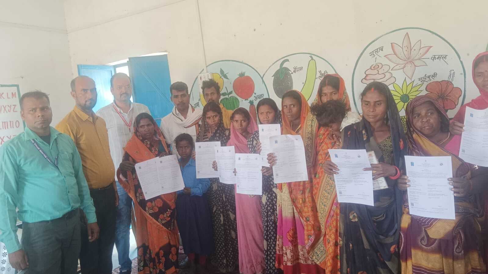 विकास शिविर में 48 लोगों को ऑन द स्पॉट दिया गया जन्म प्रमाणपत्र