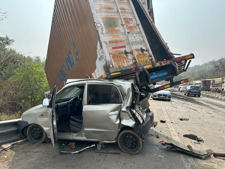 दो दिनों में आठ वाहन दुर्घटनाएं, आधा दर्जन लोग घायल