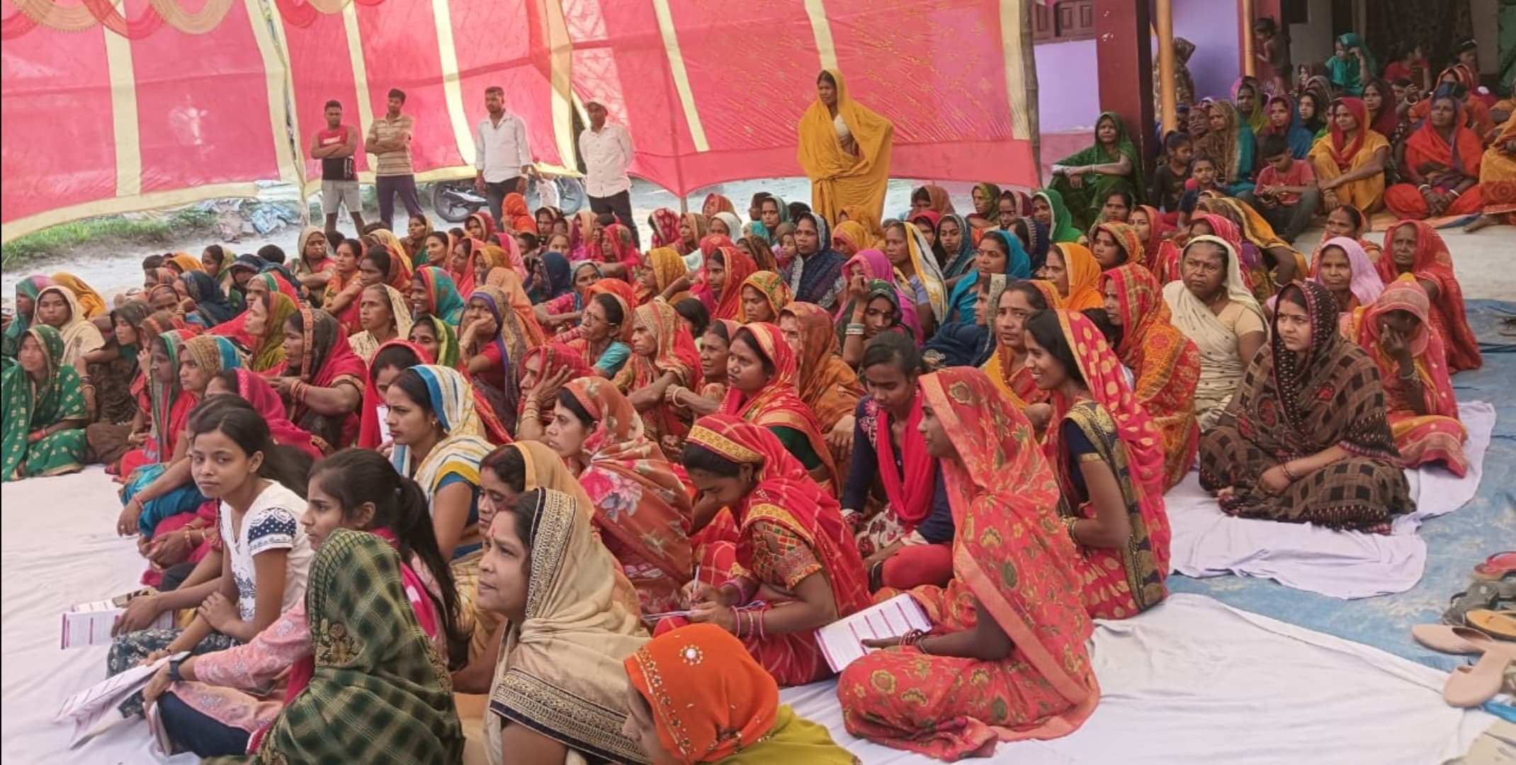 महिला सशक्तीकरण के लिए चल रही योजनाओं की दी गयी जानकारी