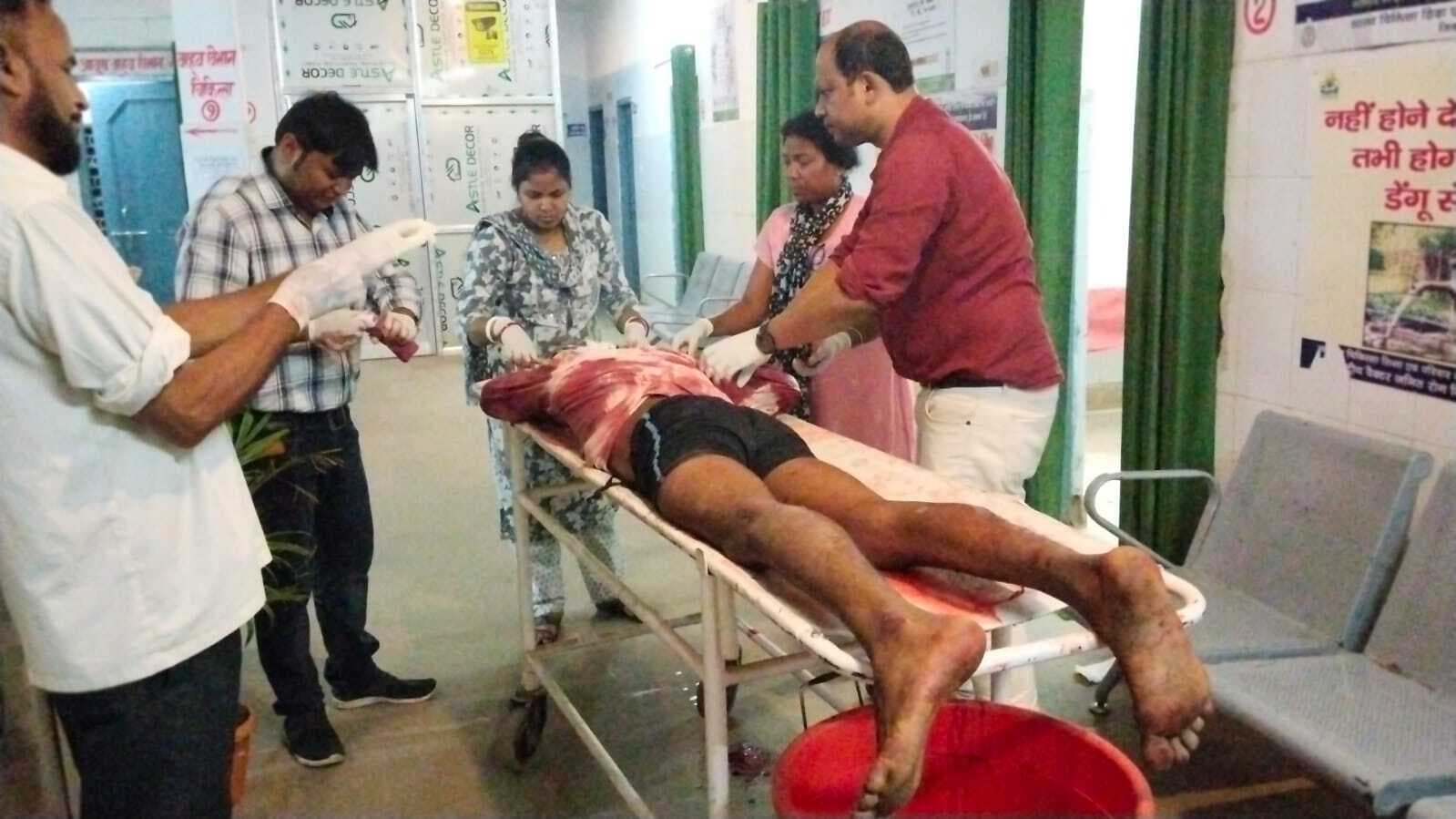 शिकारीपाड़ा में सड़क हादसा, एक की मौत, दो गंभीर