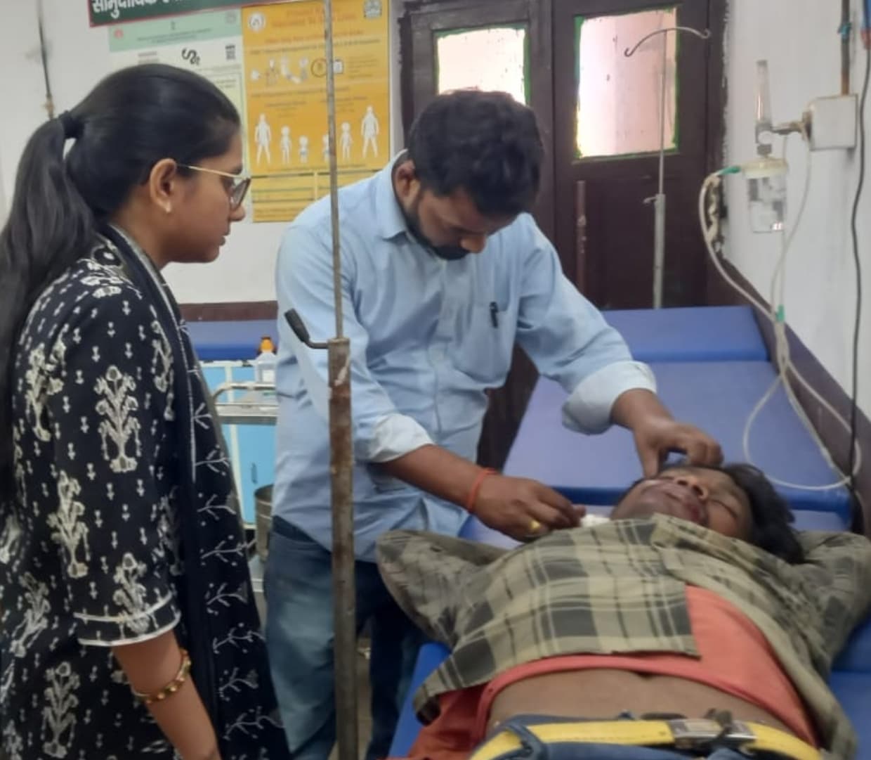 अनियंत्रित बाइक दुर्घटनाग्रस्त, दोनों सवार घायल, एक रेफर