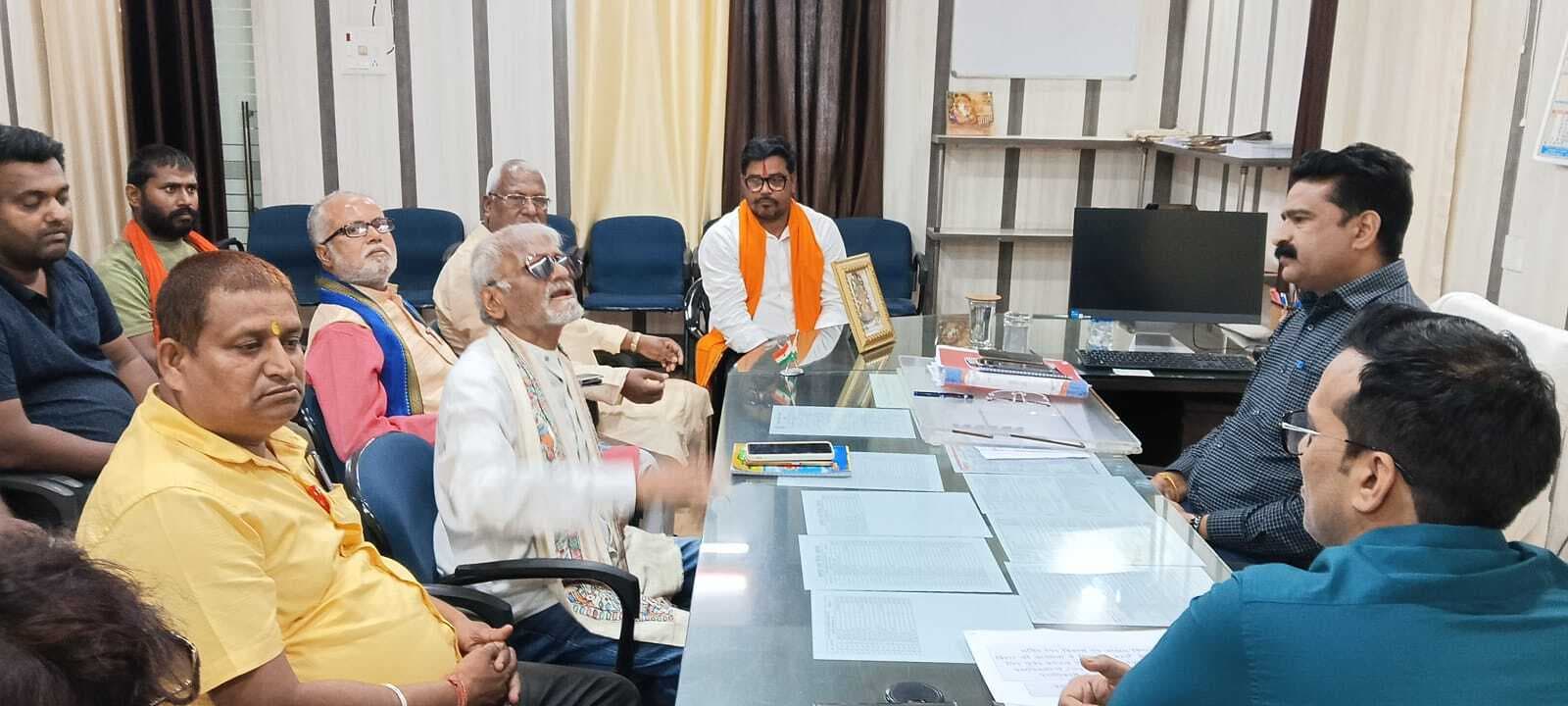 Darbhanga News: बंदरों को पकड़ने का निर्णय बदले निगम प्रशासन