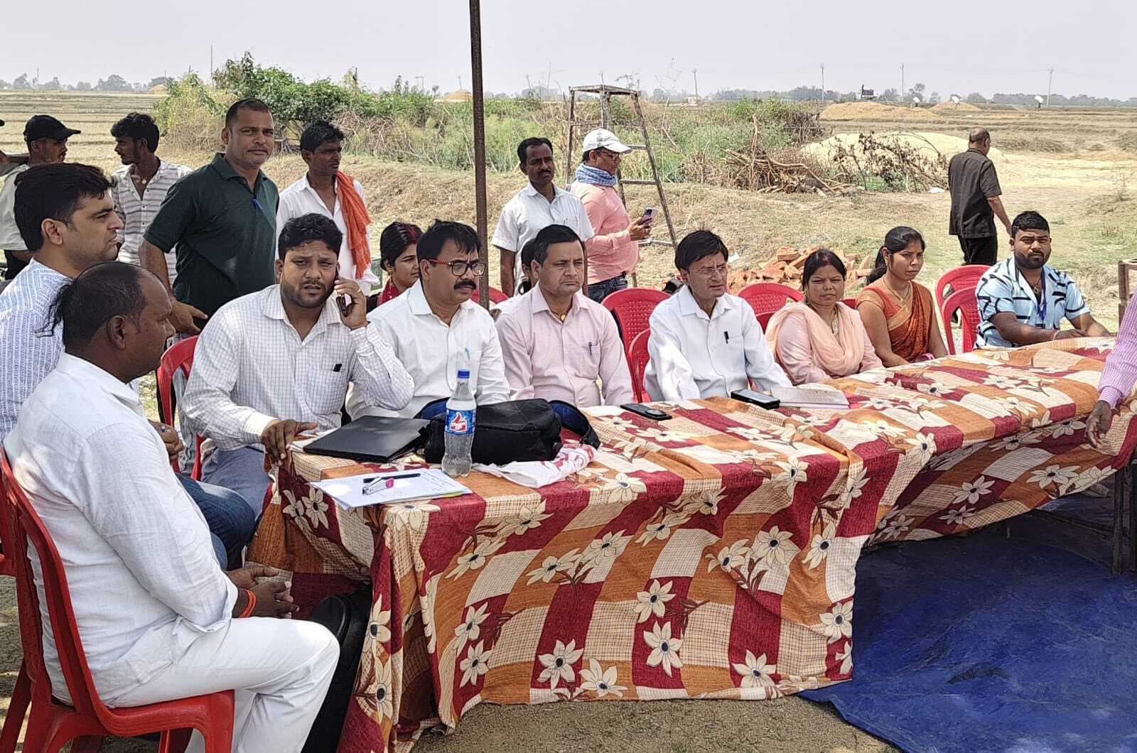 Aurangabad News: अनुसूचित जाति टोलाें में कैंप लगाकर योजनाओं की दी गयी जानकारी