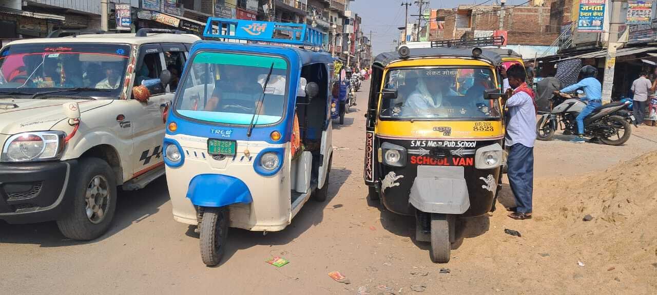 Aurangabad News: प्रतिबंधित क्षेत्र में खड़े किये जा रहे ऑटो