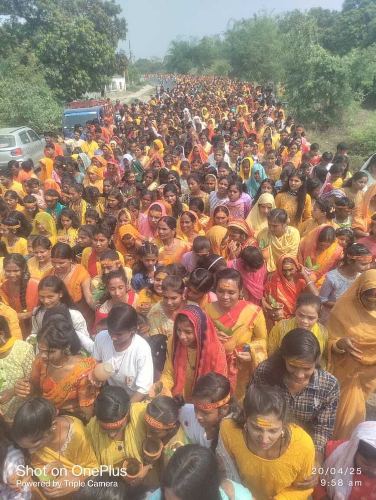 बरईपट्टी में कलशयात्रा के साथ शुरू हुआ पांच दिवसीय हनुमत महायज्ञ