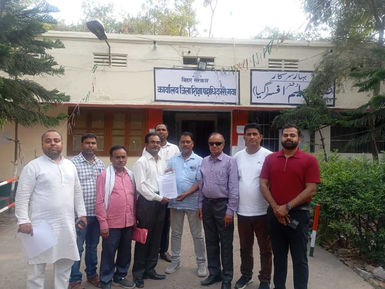 प्राइवेट स्कूलों की टीसी पर सरकारी स्कूलों में सरलता से नामांकन लेने की मांग की