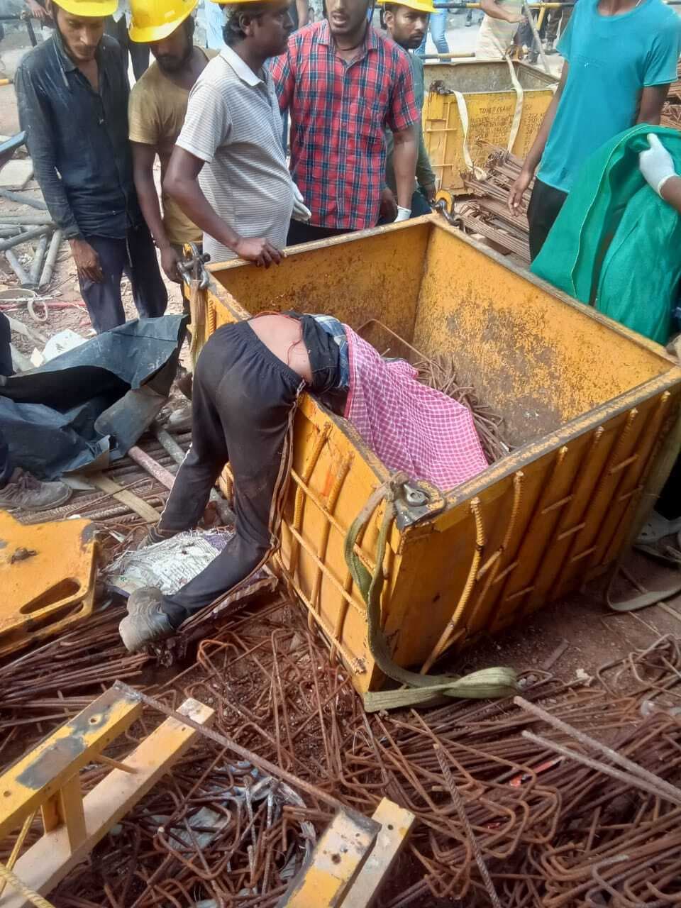 केरल में क्रेन से दबकर मजदूर की मौत