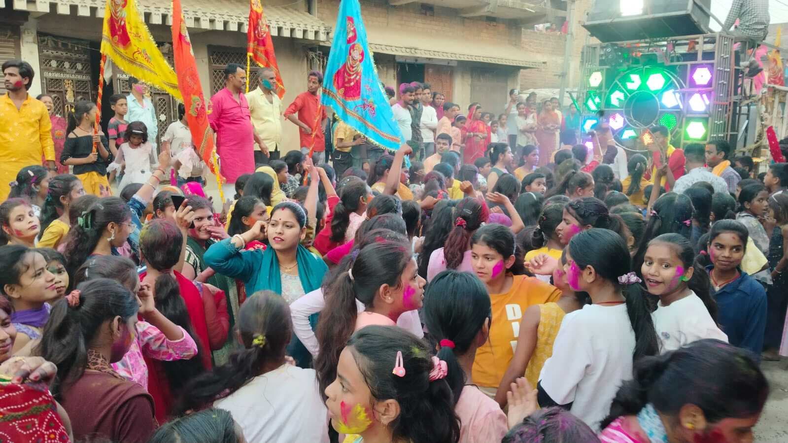 प्राण प्रतिष्ठा को लेकर प्रतिमा का कराया गया नगर भ्रमण