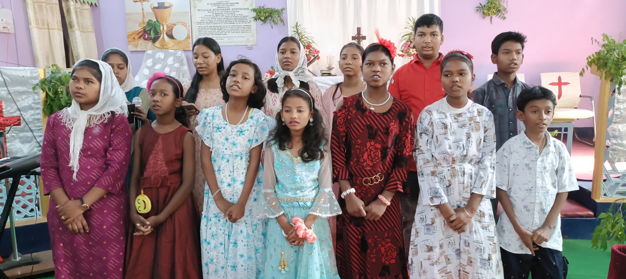 Giridih News :मसीही समुदाय ने हर्षोल्लास के साथ मनाया ईस्टर संडे