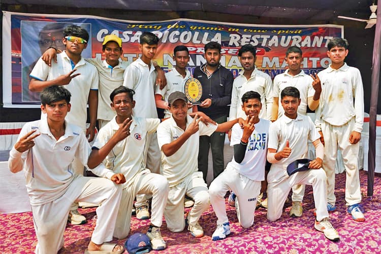 नन्हक महतो क्रिकेट टूर्नामेंट में बसावन पार्क विजयी