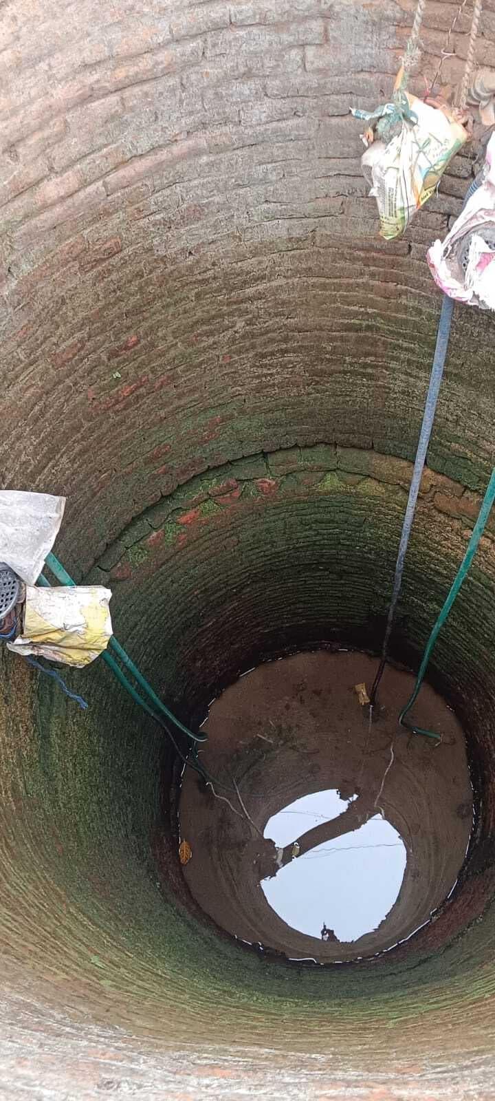 देवीपुर : कुआं सूखने से गांव में गहराया पेयजल संकट