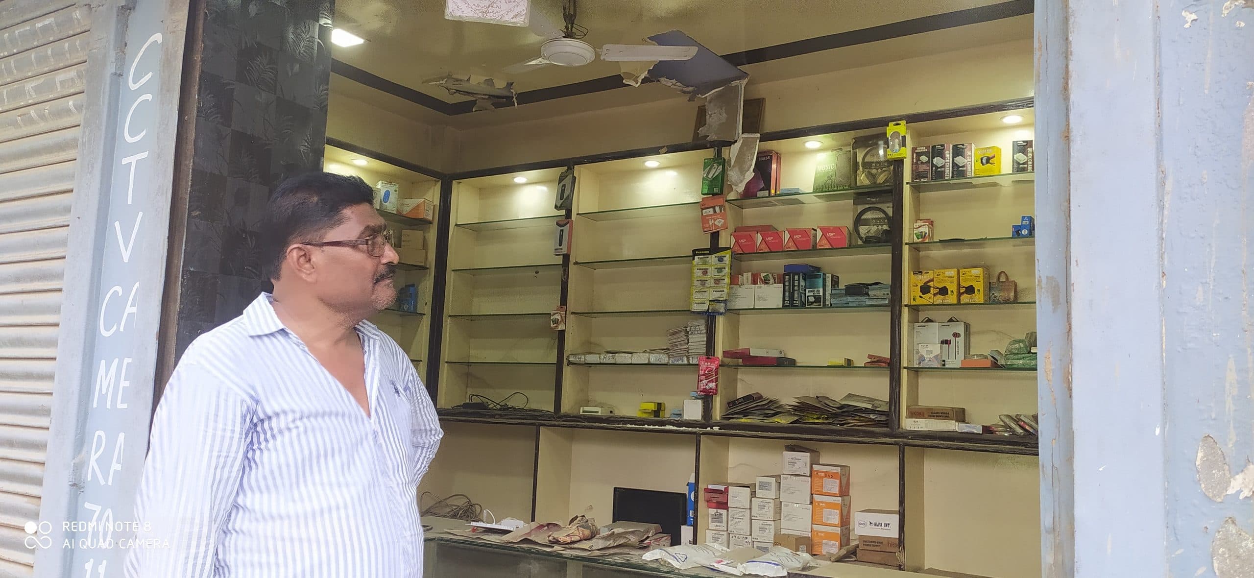 मोबाइल दुकान से 50 हजार के सामान की चोरी