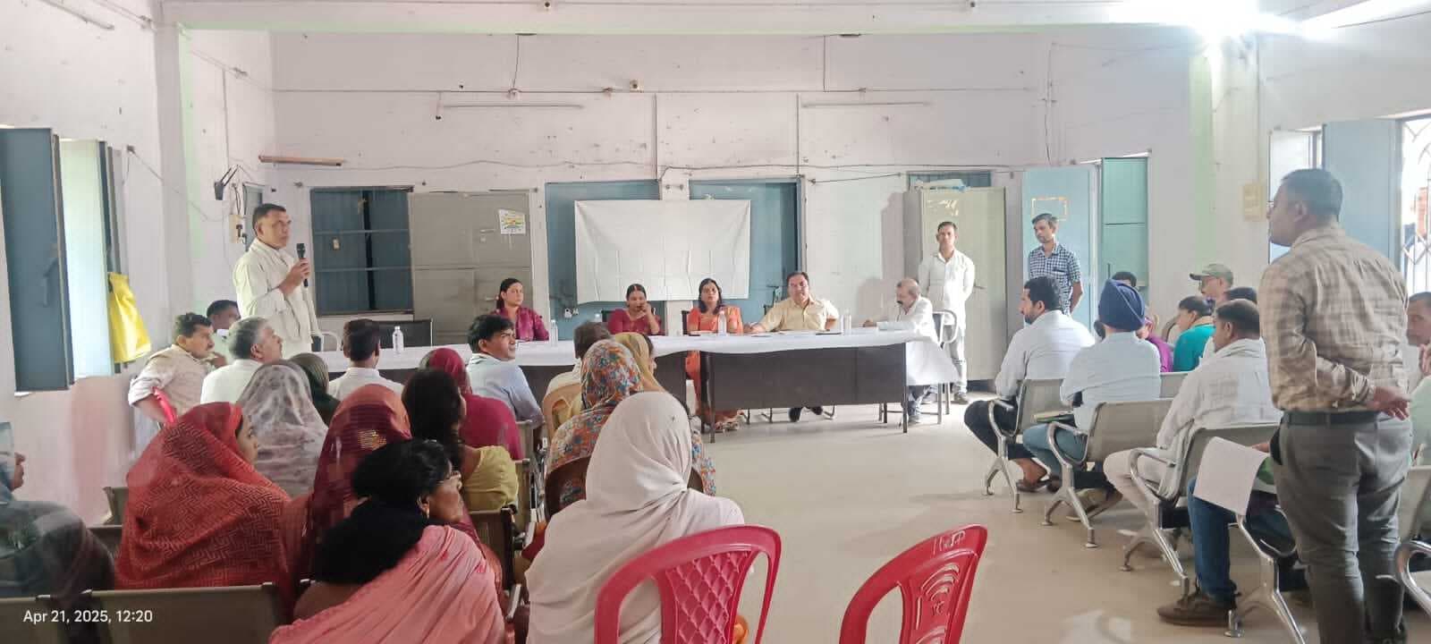 Kaimur News : राशन कार्ड बनाने व जमाबंदी पर नाम चढ़ाने के लिए मांगे जाते हैं अवैध रुपये