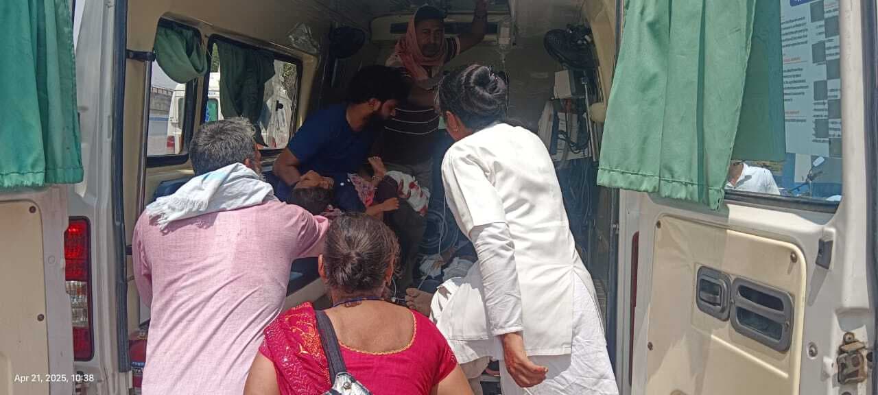 Kaimur News : दूल्हे की कार व सीएनजी ऑटो की टक्कर, ऑटो सवार की मौत, तीन घायल